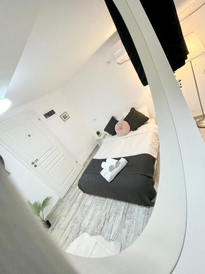 The Temple Studio Boekarest Buitenkant foto